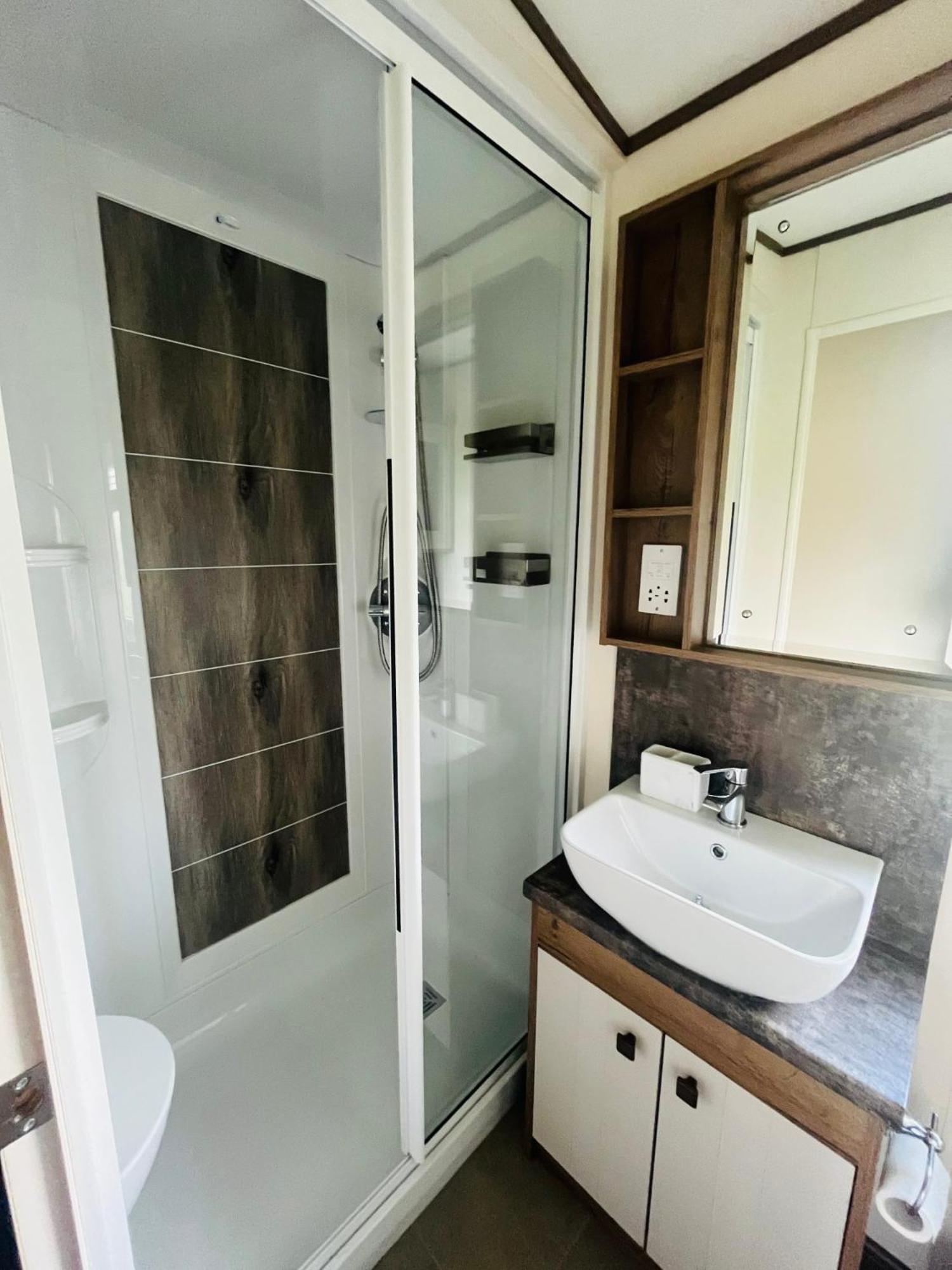 Lakeside Escape With Hot Tub York Exterior photo